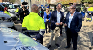 L’Hospitalet dobla el servei de neteja de carrers i es dota d’inspectors per controlar l’incivisme amb la brossa