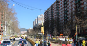 Els docents tallen amb columnes la Meridiana, la Gran Via i la Diagonal de Barcelona