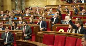 La llei del taxi continua la seva tramitació al Parlament, que rebutja l’esmena de Vox