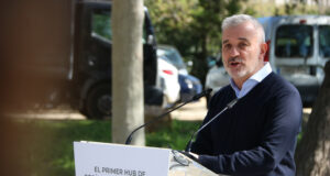 El primer hub públic de Barcelona de recàrrega ultraràpida permetrà endollar 300 vehicles al dia a finals d’any