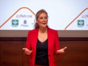 Teresa Viejo reivindica la curiositat com a motor per viure més i millor