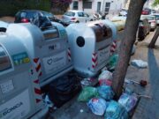 “Hay que ver qué marranos son los perros…”: dos veïns esclaten pel lamentable estat dels carrers de Premià de Mar